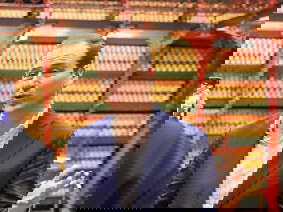 Lodewijk Asscher vindt het vrij verbijsterend dat coalitie motie tegenging