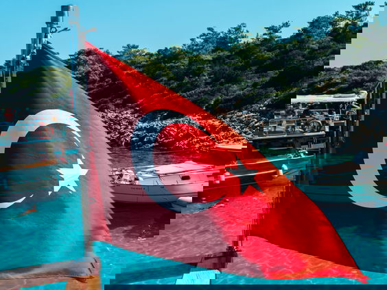 Yesim Candan over restauranthouder Nusr Et op Instagram