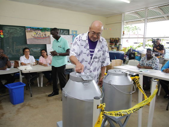 Bram Moszkowicz over de presidentsverkiezingen in Suriname