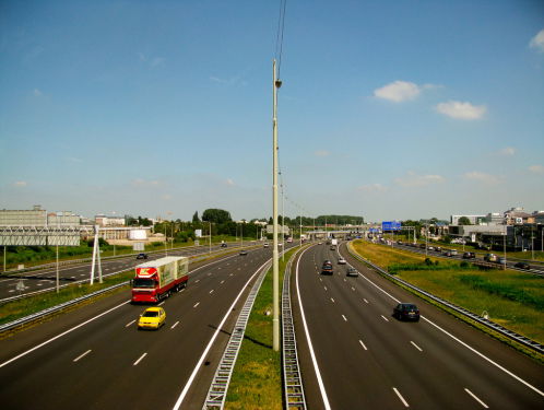Rijkswaterstaat - spekgladde wegen door regen