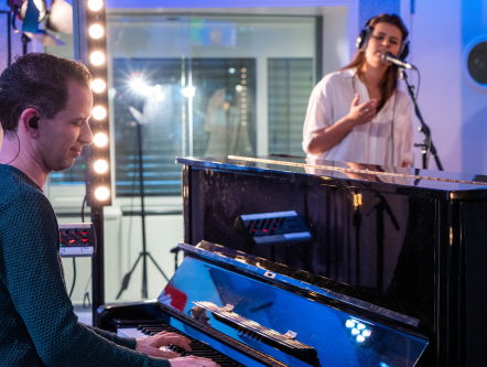 Speciale versie van 'Gypsy Woman' met Mell & Vintage Future