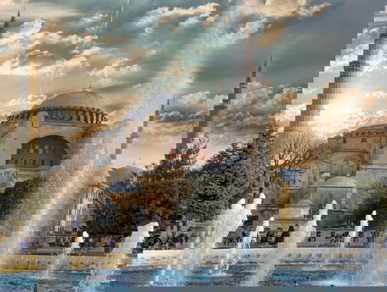 Yesim Candan: 'Moslims willen dat de Hagia Sophia weer een moskee wordt'