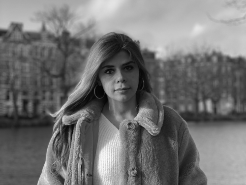 Georgina ervoer hoe het 's morgens er aan toe gaat bij Het Stoelenproject