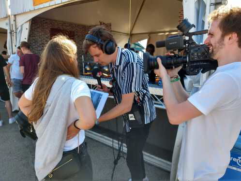 Thijs had een raadsel met afbeeldingen voor de Concert At Sea festivalgangers