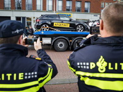 Mick van Wely over politieactie bij spookwoningen Den Haag