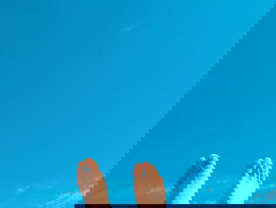 Nieuwe hobby's tijdens coronatijd: Blootsvoets wandelen