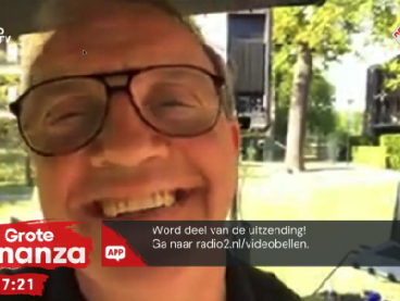 Bauke draait muziek voor het bejaardentehuis!