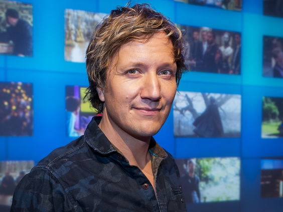 Klaas van Kruistum helpt je kinderen met Zapp Live Extra door de lockdown heen