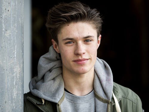 Gijs Blom speelt in The Letter For The King