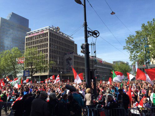 Verslaggever Arno Leblanc bij de huldiging van Feyenoord