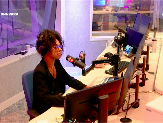 Rondom de seks checken of je het ok vindt zou normaal moeten worden