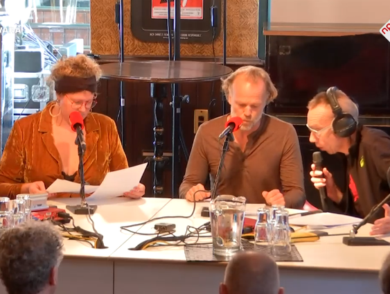 Cabaret: Verplicht een fietshelm op?