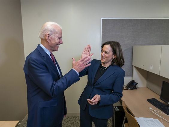 Biden kiest Kamala Harris als 'running mate' voor verkiezingen
