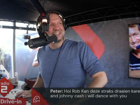 Rob sprak met Jan aan de praatpaal over een toepasselijk verzoek bij zijn donatie