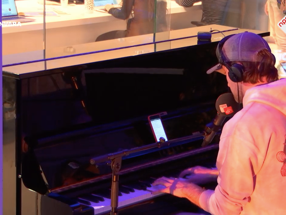 Thom Benjamin- cover Piano Man (Live @ Giel)