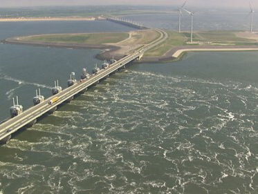 Rekenkamer: hack-aanval op waterwerken mogelijk