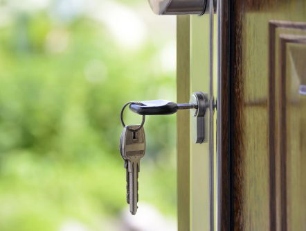 Wat een pech! Sander en Ilse winnen een oranje hesje