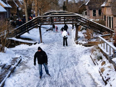 De schaatskoorts is los! De noren vliegen als warme broodjes over de toonbank