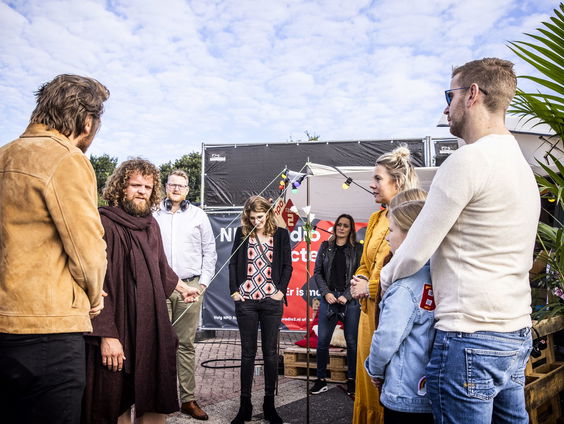Nouja! Collin regelt óók nog een verrassing voor Jan-Willem en Jeroen