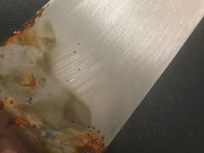 Ruud zijn roestvrijstalenmes roest