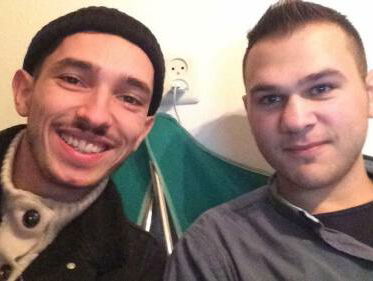 Frans gaat belangeloos Amirs spullen naar Griekenland brengen.