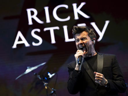 Bart belt met Rick Astley over zijn nieuwe single