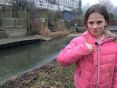 Heldin Emma (11): "ik had hem mijn jas gegeven, hij zei dat 'ie het koud had!"