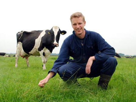 Europarlementariër Jan houdt speech in het Fries