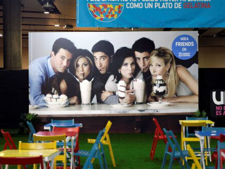 Cabaret voor corona: Phoebe leert Joey Frans