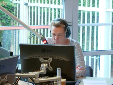 Carmen doet auditie voor het 10-voor-9 journaal