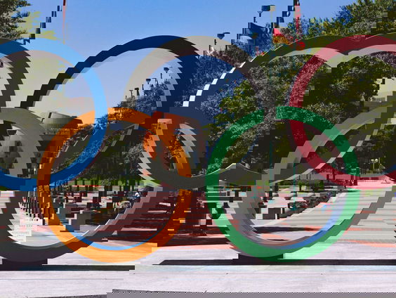 Gekke regels in het Olympische dorp? Erik Dijkstra praat je bij!