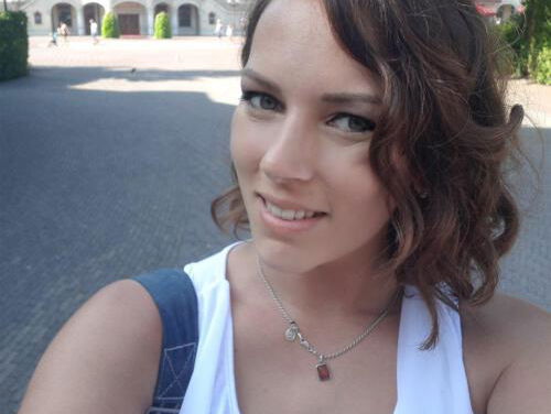 Amy is op sprookjesdate in de Efteling