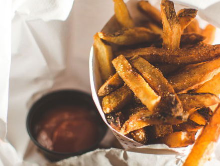 Je puntzak met friet wordt duurder!