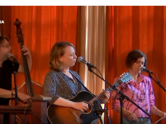 Stephanie Struijk en Eva de Roovere liedje 3