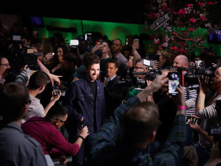 Duncan na eerste optreden voor publiek nóg sterker op #1 in de peilingen