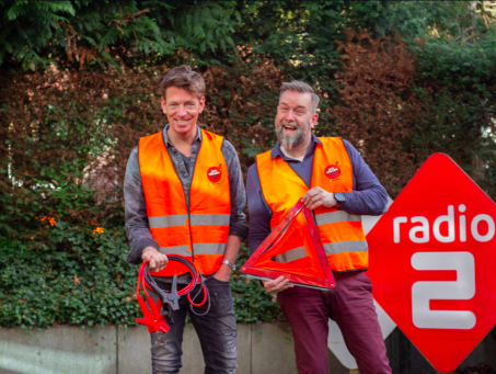 Jan-Willem moet iets bekennen over de oranje hesjes