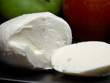 Groot deel van de mozarella in de Nederlandse supermarkten is net een stuiterbal