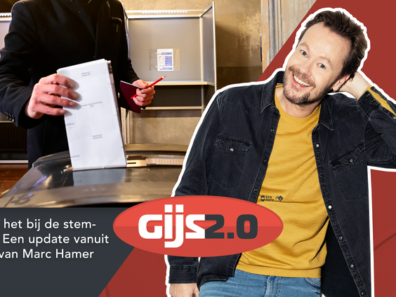 NOS-verslaggever Marc Hamer vanuit stemlocatie Lelystad