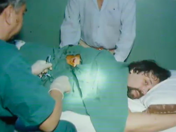 Frank Diamand word in 1980 beschoten in El Salvador!