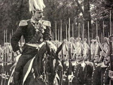 Royaltywatcher Simone Lamain