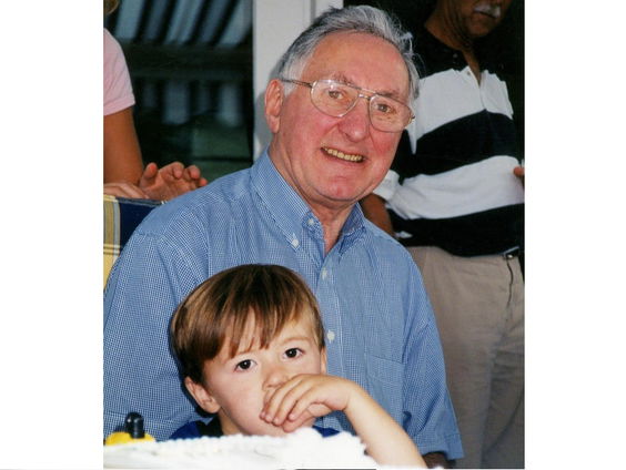 Nino Wilkes maakt boek vol verhalen over zijn opa Faas