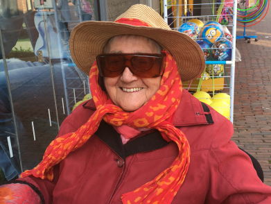 OZNJ Trees Jordaan zoekt liefde en buurjongen Wim Wijs