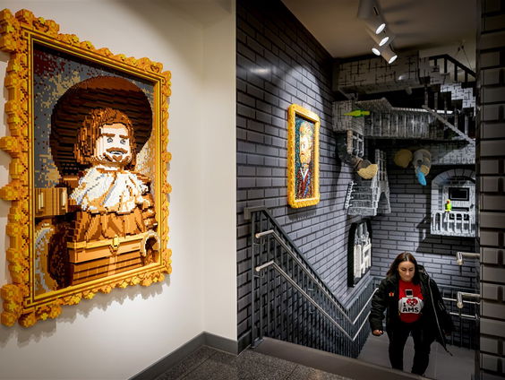 Daniël geeft geschiedenisles met... LEGO!