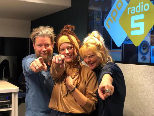 De MAX! Kantoorsessies met Camilla blue!