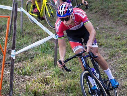 Wielerfans en muzikanten van 'Volle Bak' maken lied voor Matthieu van der Poel