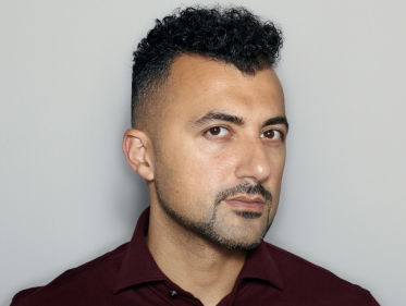 Özcan Akyol knipt BN'ers