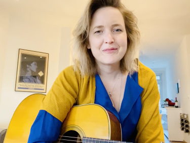 Leonie Meijer over haar single Christmas all the time