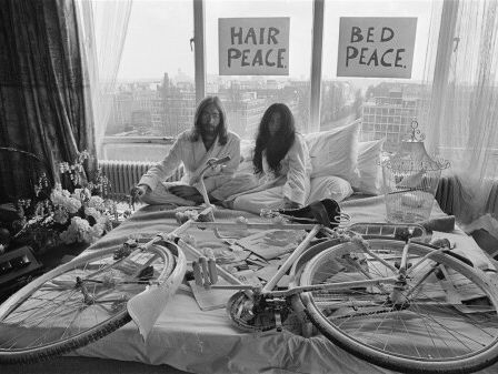 Lorenzo stond aan het bed tijdens de Bed-in van John Lennon & Yoko Ono