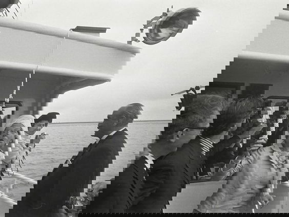 Juliana opent de Eemhaven in 1973