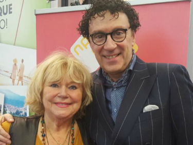 Vanaf Huishoudbeurs met zanger Peter Douglas